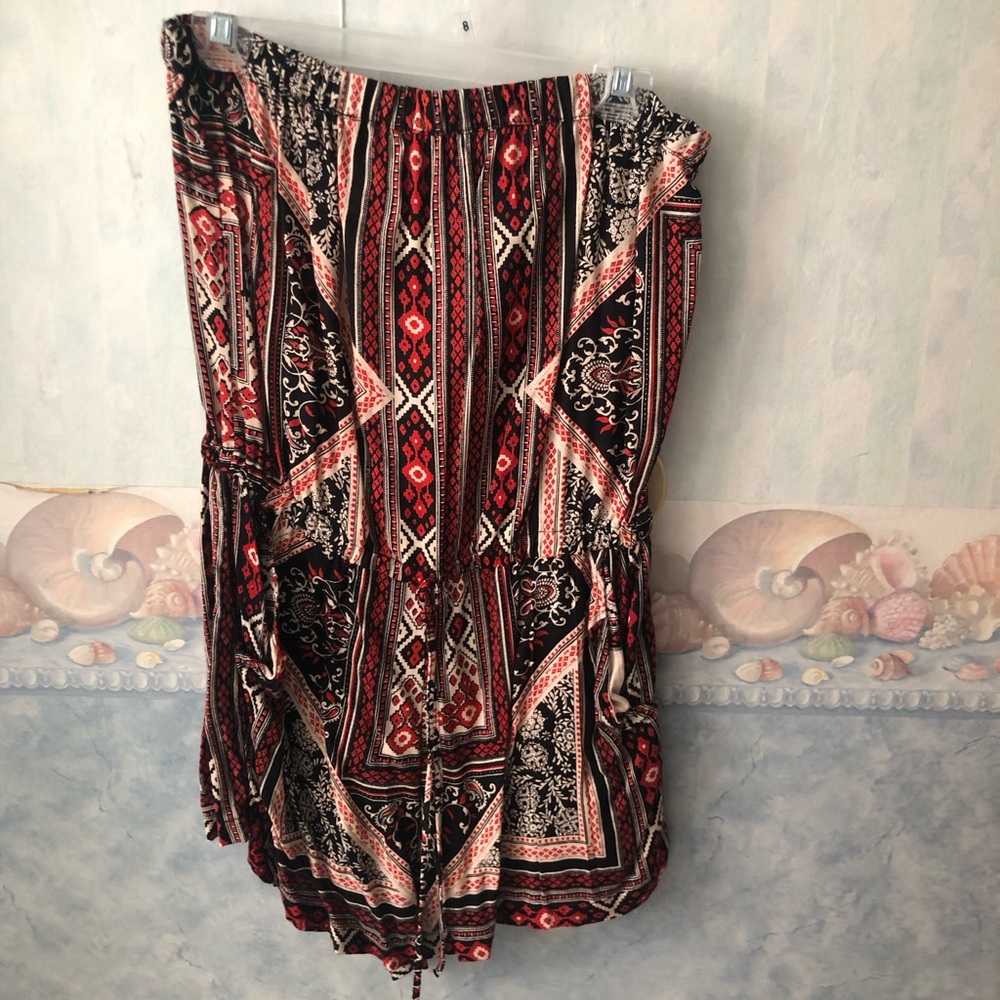 Strapless Patterned Romper - Picture 2 of 2